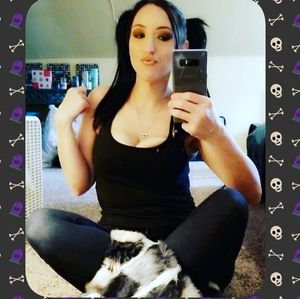 Meet your Posher, April